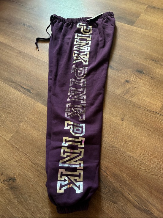 PINK Victoria's Secret Pants - 🆕 PINK Victoria's Secret Women’s Plum joggers with Metallic Logo